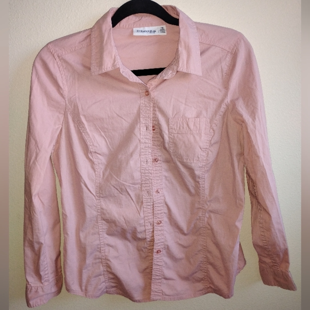 St. John's Bay Soft Pink Shirt Size: Medium Petite 97% Cotton 3% Spandex